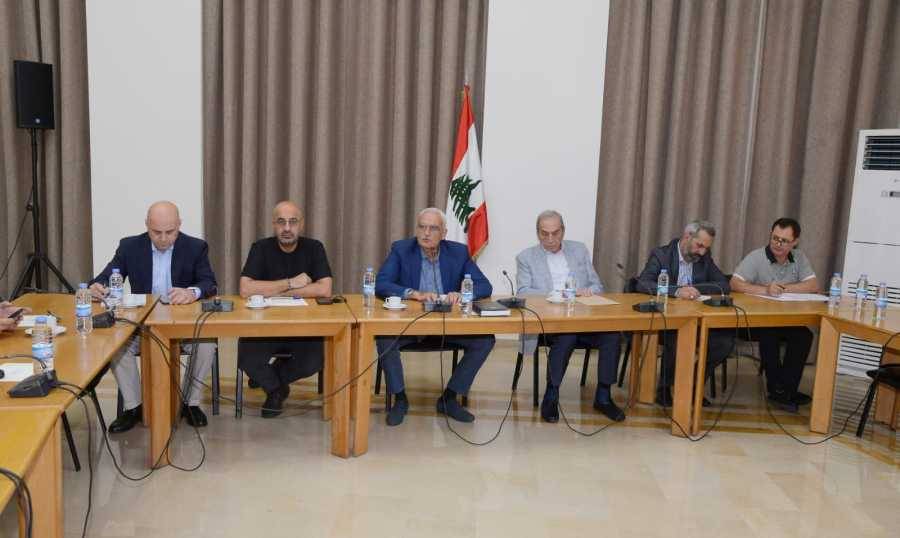 لجنة البيئة تواكب حريق المكب وتدعو لإقفال المطامر الشبيهة.. وياسين يعتذر