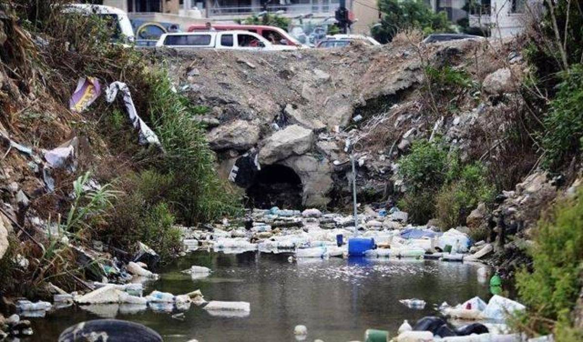 حميّة يوثّق أعمال تنظيف نهر

الغدير لمنع الفيضانات المحتمل