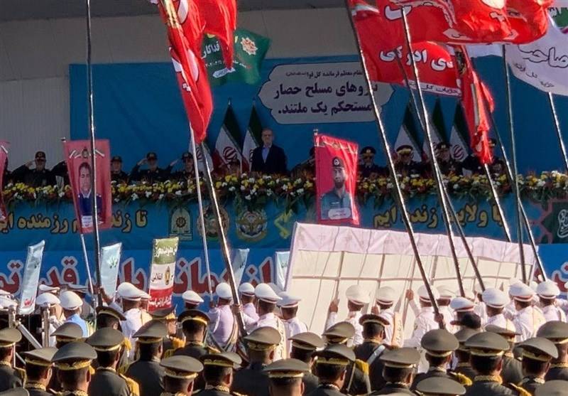 إيران تكشف عن صاروخ "جهاد" البالستي