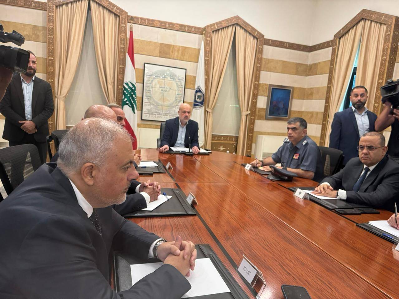 مولوي بعد اجتماع استثنائي لمجلس الأمن المركزي:
الوضع الأمني خطر والمرحلة مصيريّة تتطلّب تضامناً ويقظة