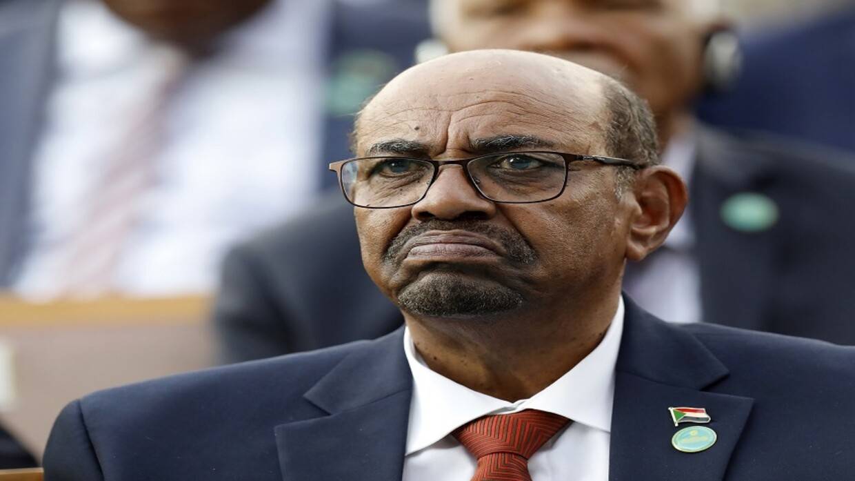 السودان.. نقل عمر البشير الى المستشفى