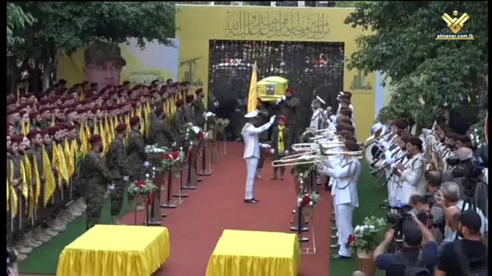 المقاومة أمطرت قاعدة "رامات ديفيد" ومصانع "رفائيل" الإسرائيليّة بالصواريخ ردّاً على مجزرتي الثلاثاء والأربعاء
حزب الله شيّع عقيل وثلة من القادة والمجاهدين- قاسم: ما جرى دفعة على الحساب في معركة الحساب المفتوح