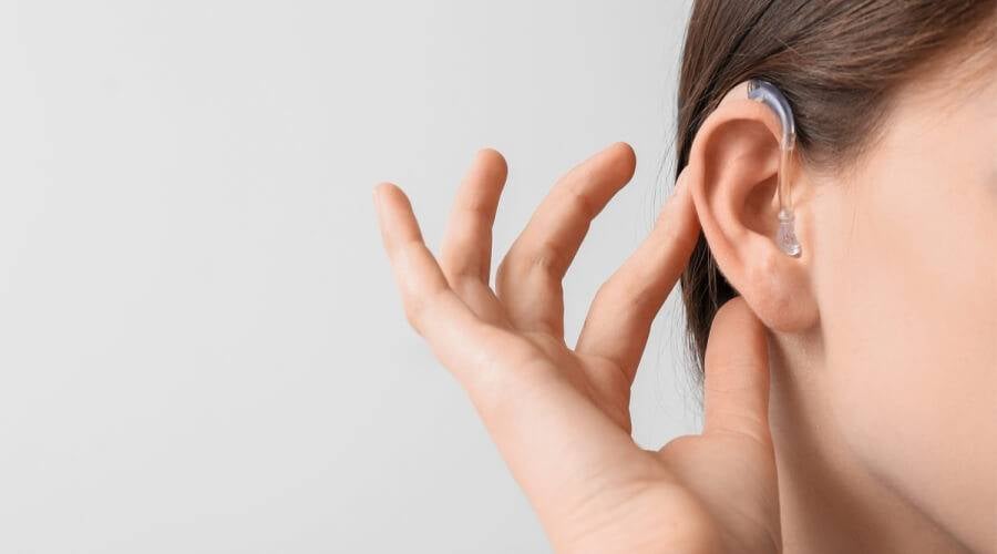 أسباب غير متوقعة وراء ضعف السمع!