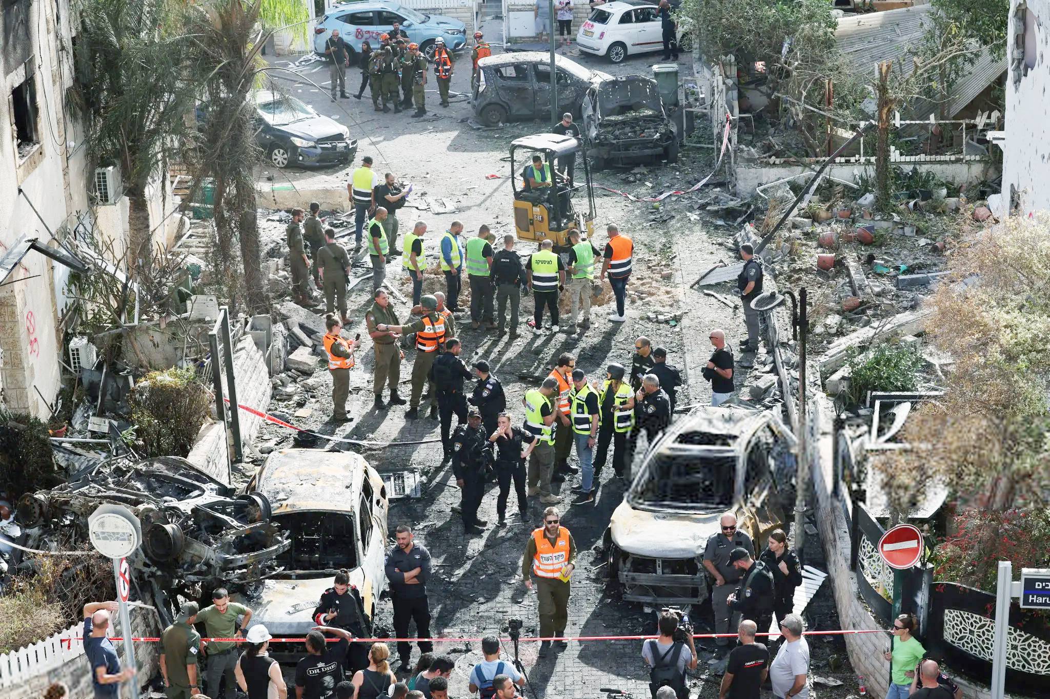 حزب الله يستعيد المبادرة: عدنا أقوى والميدان سيشهد
مجزرة الضاحية: 50 شهيداً ومفقودون تحت الانقاض