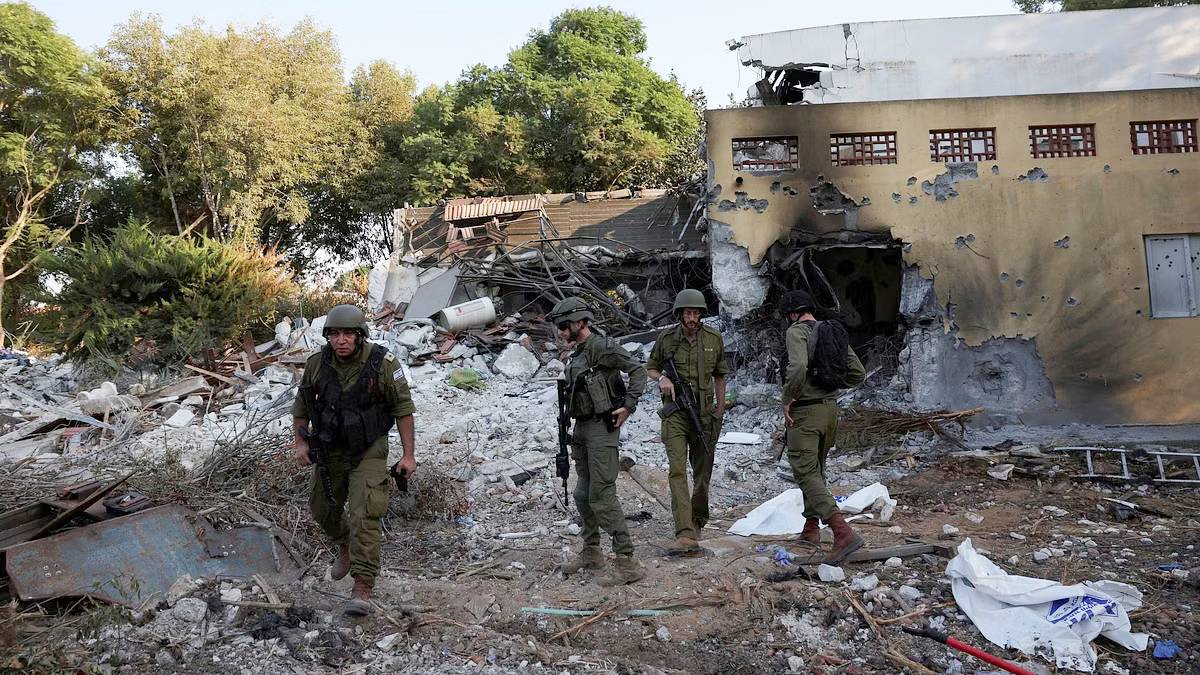 الاحتلال يواصل عدوانه الواسع على لبنان... ويرتكب مجزرةً في بلدة العين البقاعيّة
مجاهدو المقاومة ثابتون في ميدان الدفاع عن لبنان وغزة... ومعسكرات ومستعمرات ومواقع العدو تحت نيرانهم