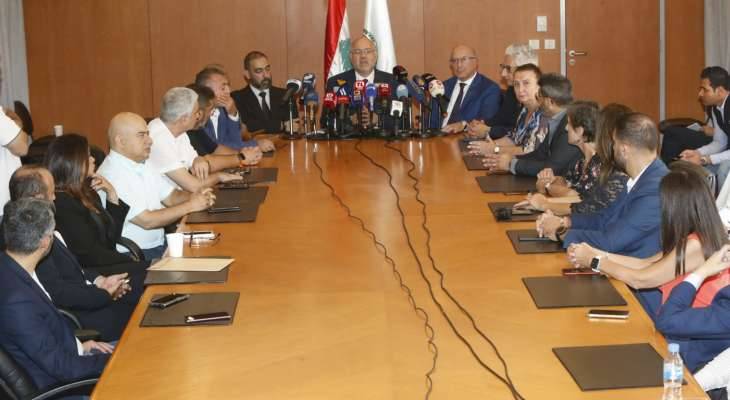 الأبيض وبخاش أطلقا مبادرة العيادات التخصصية
لعلاج طويل الأمد للجرحى والمصابين في بيروت وبعبدا