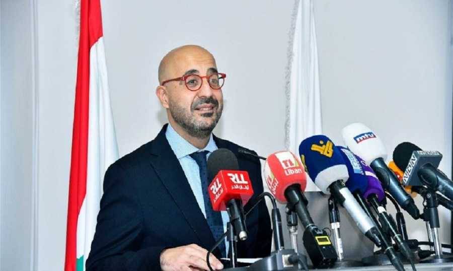 ياسين : عدد النازحين في مراكز الإيواء بلغ 52900
موزعين على 360 مركزاً معظمها مؤسسات تربويّة