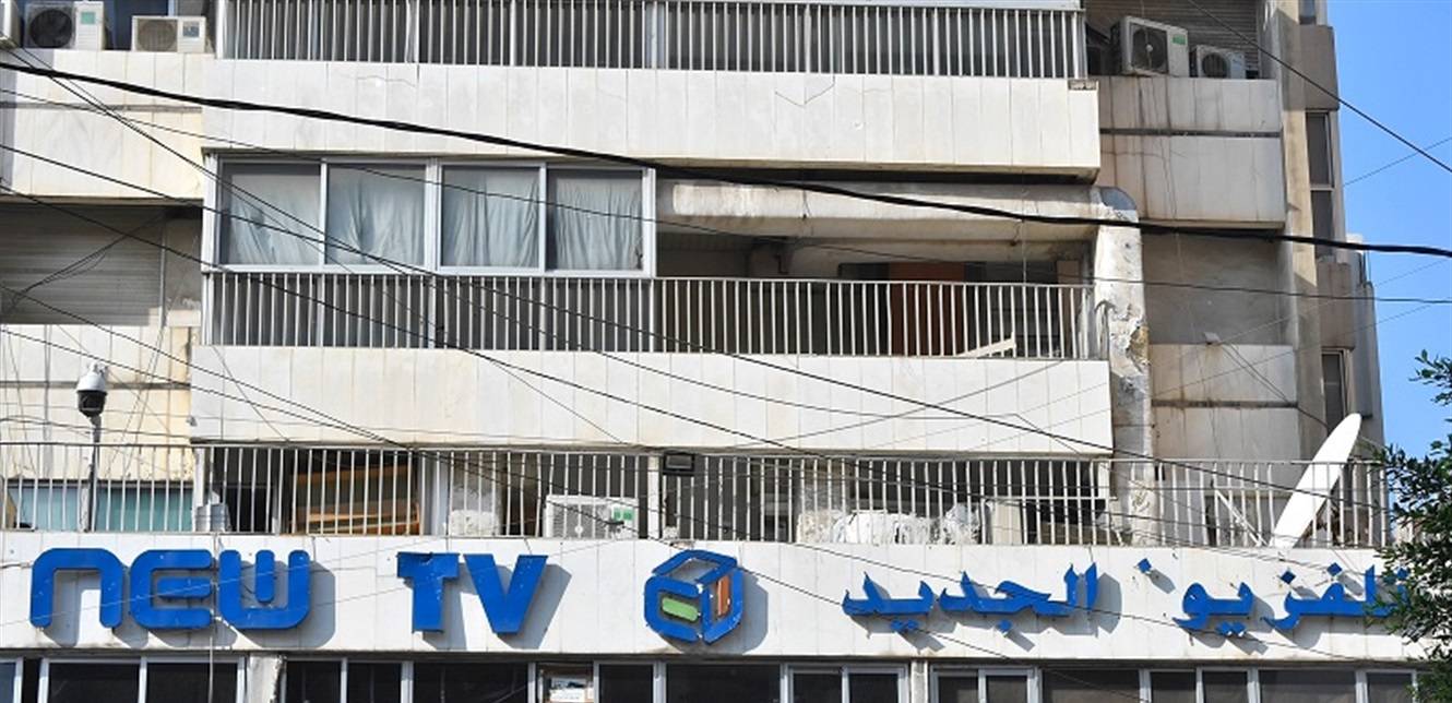 بعد سنوات من العمل فيها: مذيعة أخبار تُغادر المحطة.. هل الحرب السبب؟