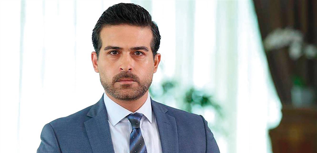 أنباء عن علاقة حب تجمع محمود نصر مع ممثلة سورية شهيرة.. ما صحتها؟