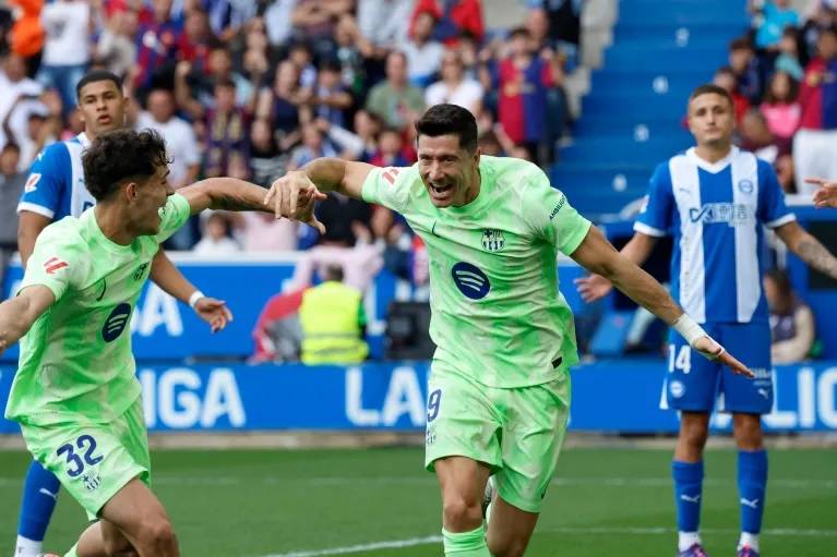 البطولات الأوروبية... ثلاثية ليفاندوفسكي تقود برشلونة الى الفوز على ألافيس