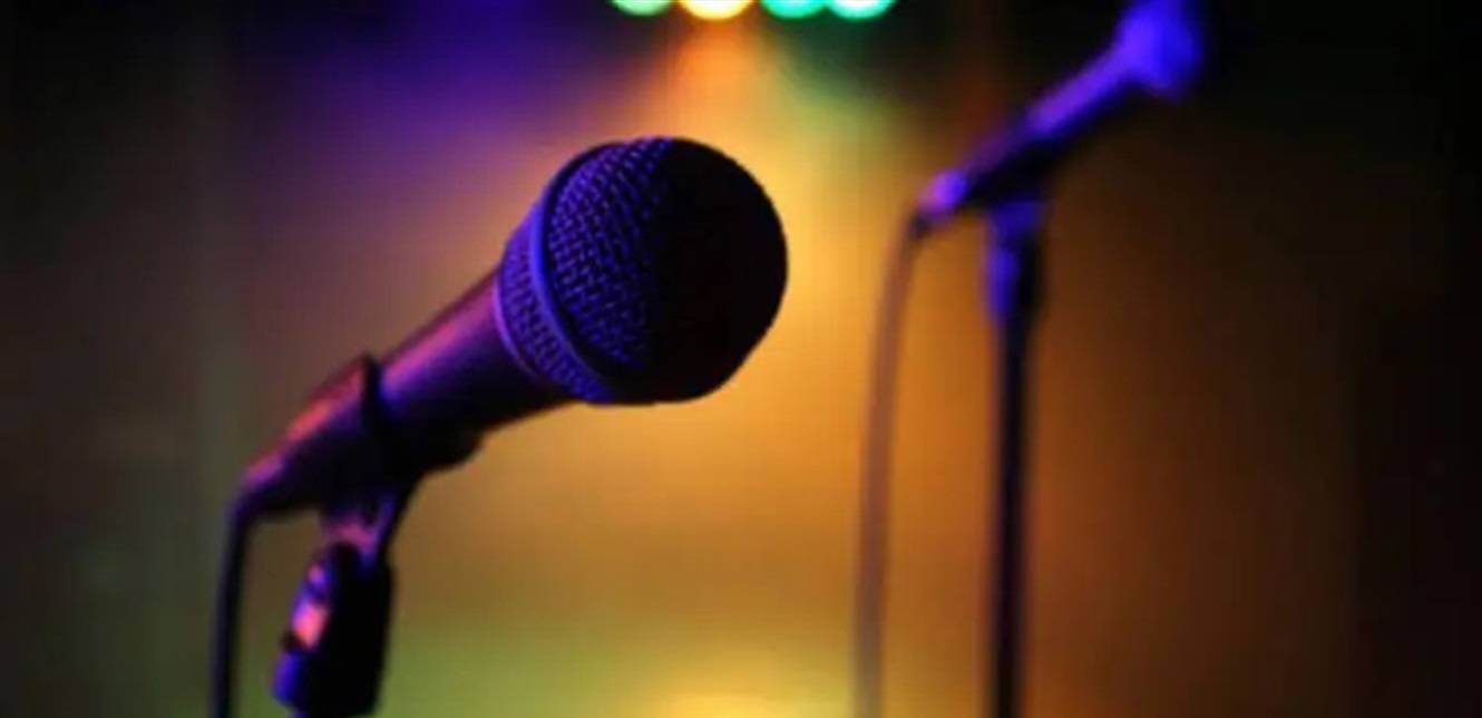 خلال حفل زفاف... فنانة تصفع زميلتها ما السبب؟