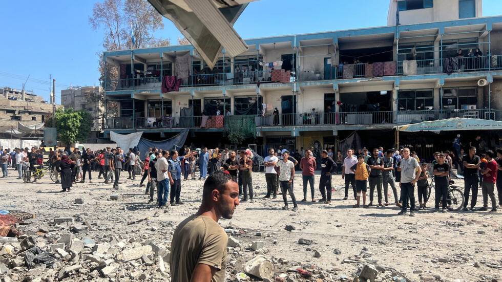 الثانية في أقل من 24 ساعة... 28 شهيداً في قصف مدرسة بغزة