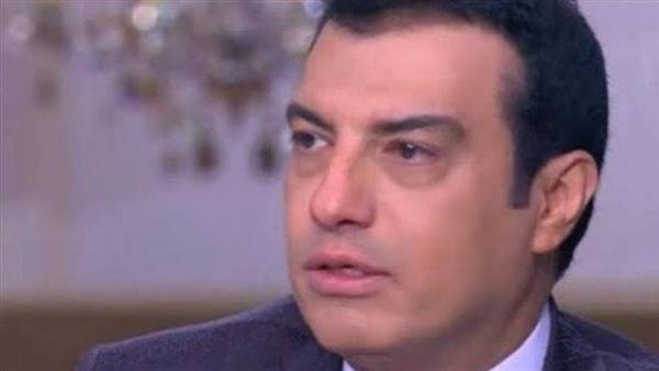 إيهاب توفيق متهم بالنصب