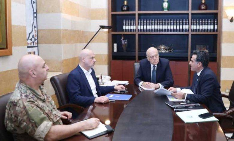 إجتماع أمني في السراي لإبعاد الخطر عن المطار
حميّة: الطائرات تهبط بموافقة قيادة الجيش