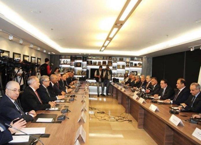 الهيئات الاقتصادية تضغط لايقاف الحرب ولكن ليس بيدها حيلة
شماس : المحركات الاربعة لتشغيل الاقتصاد معطلة ودخلنا في "فرامة" اقتصادية