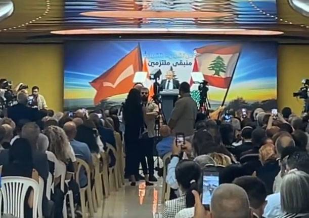 باسيل: عمليّة إفراغ لبنان من الشيعة ضرب لوجود لبنان

والتحضير الى فوضى داخليّة وصولاً لى حرب أهليّة