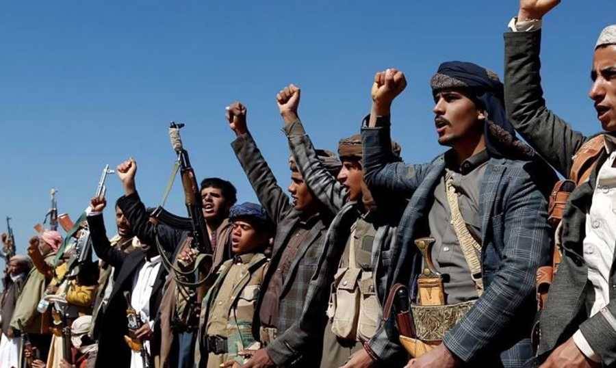 أول تعليق للحوثيين على الغارات الأميركية