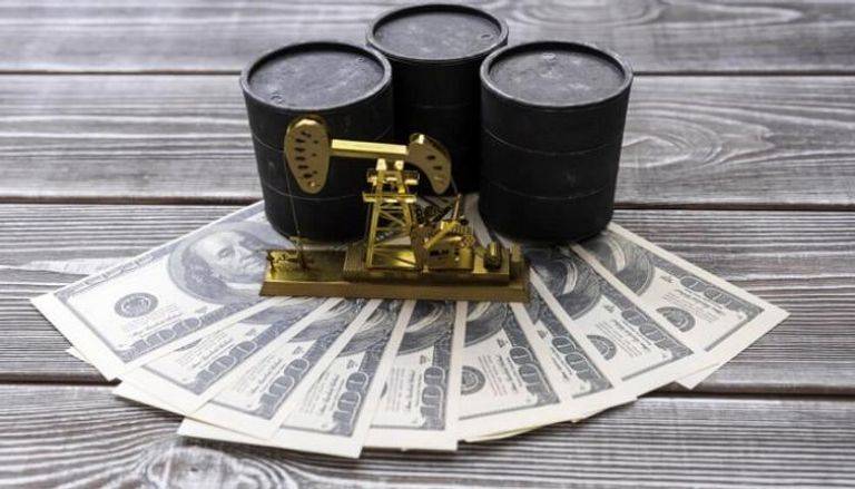 الذهب يبلغ أعلى مستوى وأسعار النفط تستقر
مع ترقب التوترات الجيوسياسية في الشرق الأوسط
