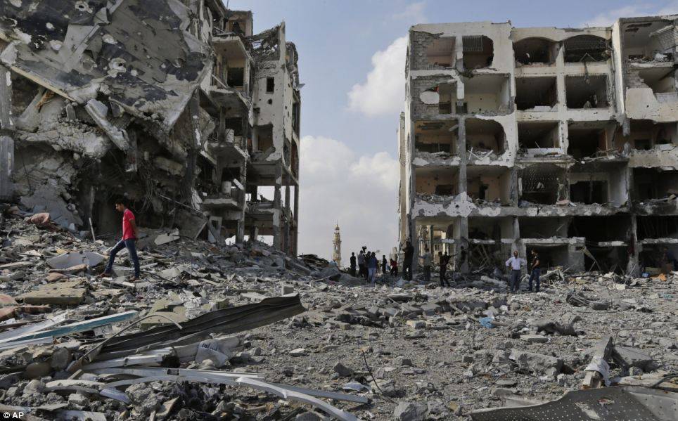 "هيومن رايتس ووتش": المجاعة والنزوح القسري في غزة قد يرقى إلى جرائم حرب