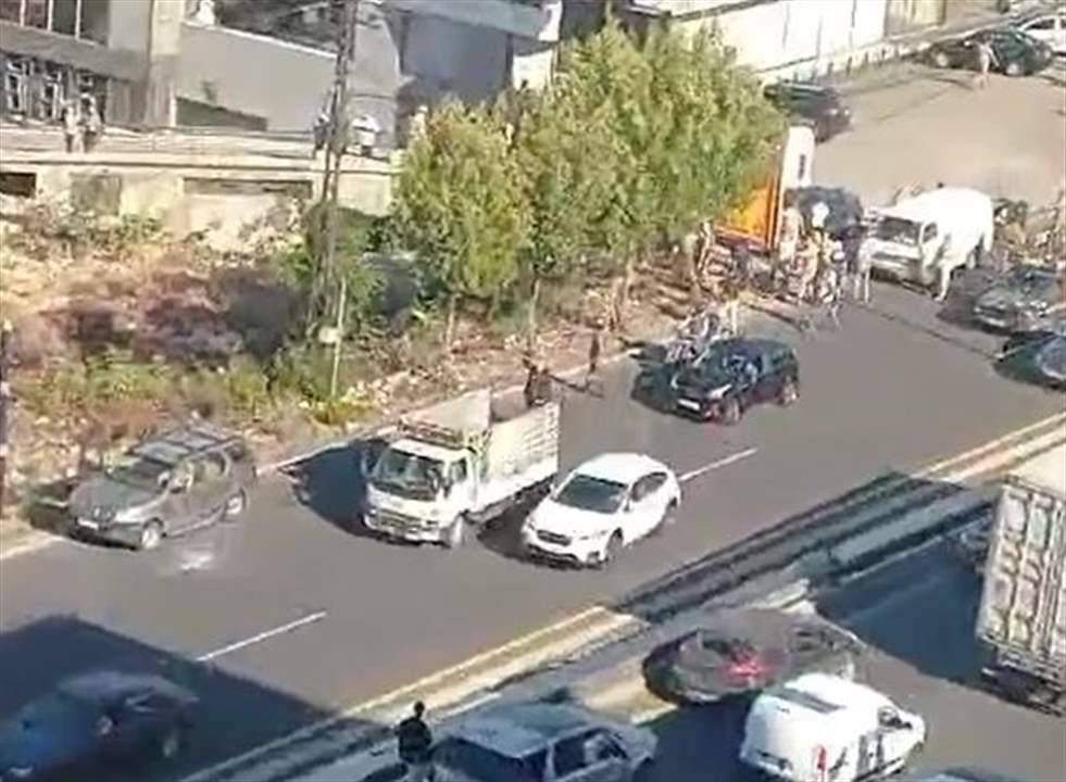 العدو يستهدف سيارة على أوتوستارد جونية