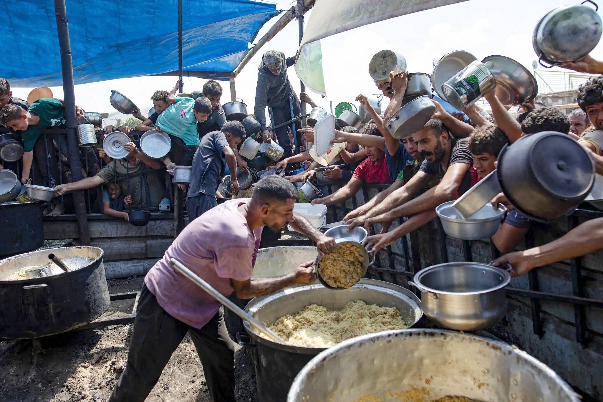 تحذيرات من مجاعة في غزة وحماس تنتقد تحركات واشنطن وبرلين
17 شهيدا في غزة والاحتلال يكشف حجم خسائره منذ بدء العدوان