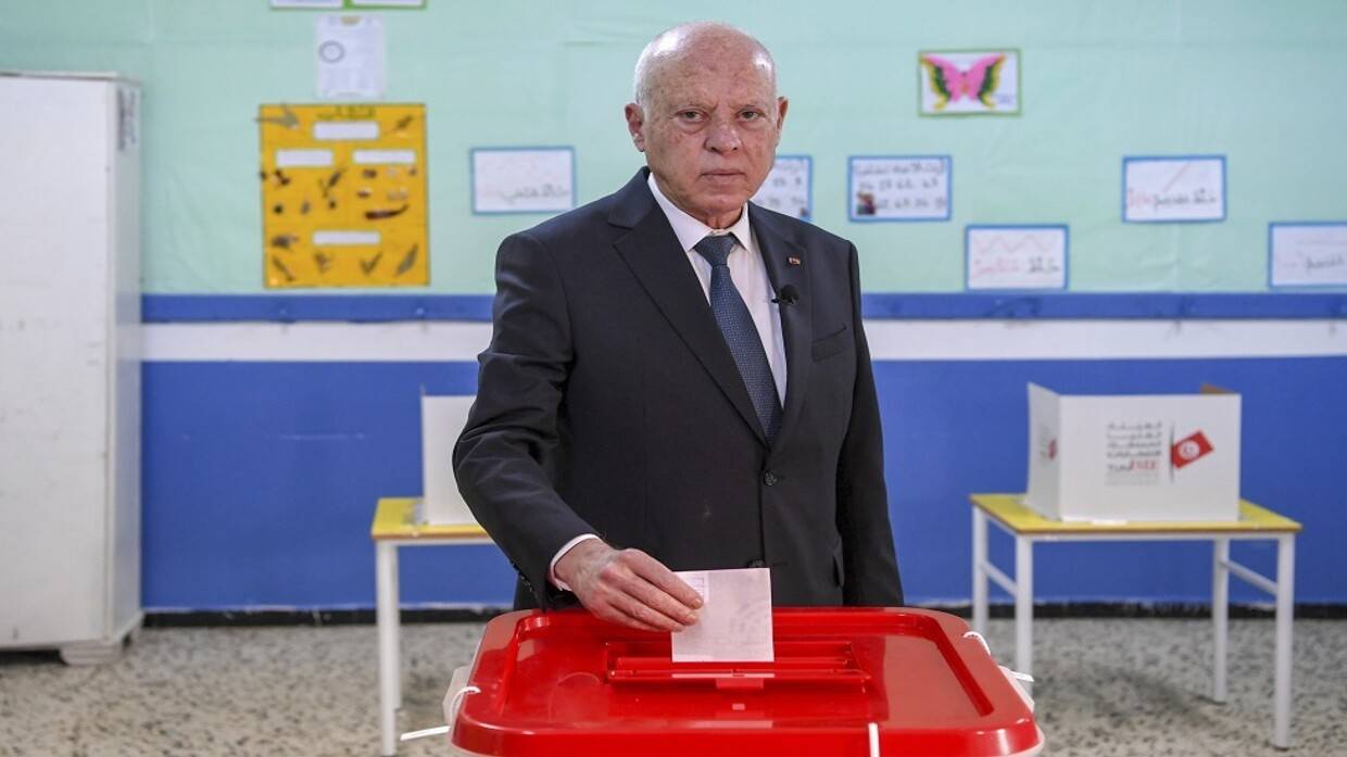 قيس سعيد يؤدي اليمين الدستورية