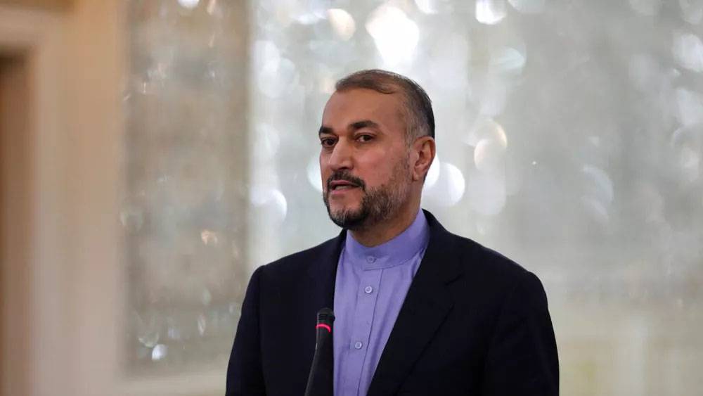 إيران تتوعّد بردّ «يفوق التوقعات»... واوستن: «ثاد» جاهزة