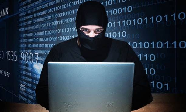قراصنة إيرانيون باعوا رسائل خاصة بترامب