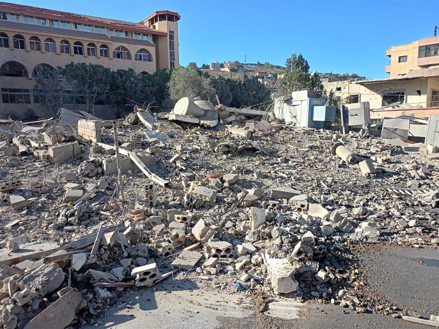 دمار هائل في النبطية جراء العدوان الذي استهدفها ليلاً