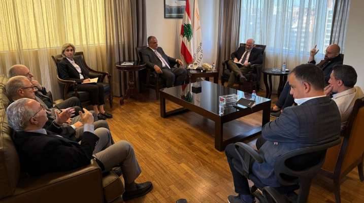 بوشكيان التقى مدير برنامج الاغذية العالمي :
لشراء المساعدات "للمهجرين" من المصانع اللبنانية