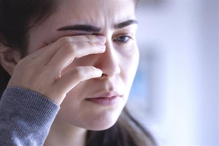 وجهك يتحدث: كيف تكشف ملامحك عن مشاكل صحية كامنة؟