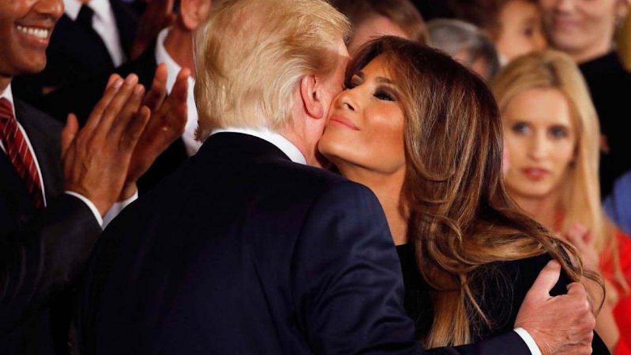 ترامب يتغزل بزوجته: فخورون بميلانيا الجميلة!