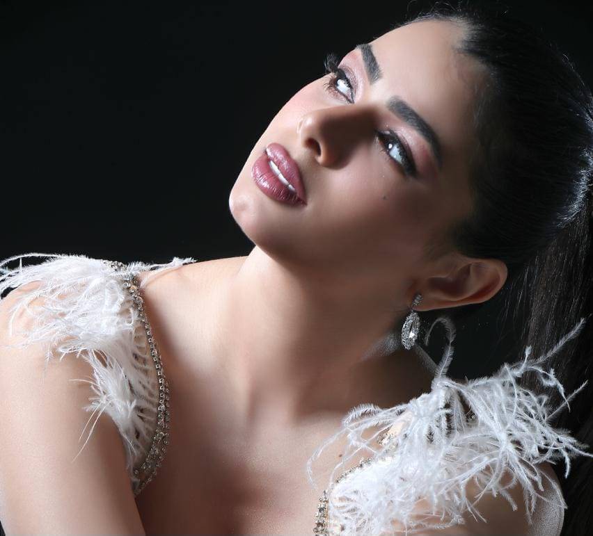 سهيلة خالد الوصيفة الاولى لملكة جمال الاغتراب في اسطنبول تتطوع في فريق ” عزيز انت يا وطني “