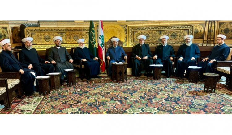 مجلس المفتين: إستمرار الفراغ في سدّة الرئاسة
يؤدي الى استهداف الوطن وتدميره