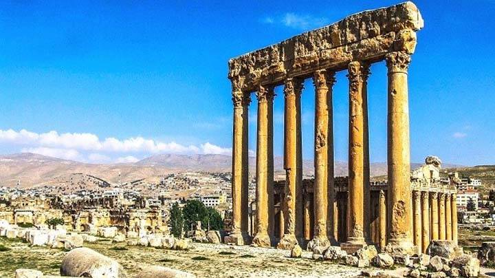 بعلبك صوت فيروز عم ينده هون نحن هون
