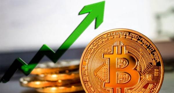 لأول مرة... سعر عملة "بيتكوين" يتجاوز 80 ألف دولار
