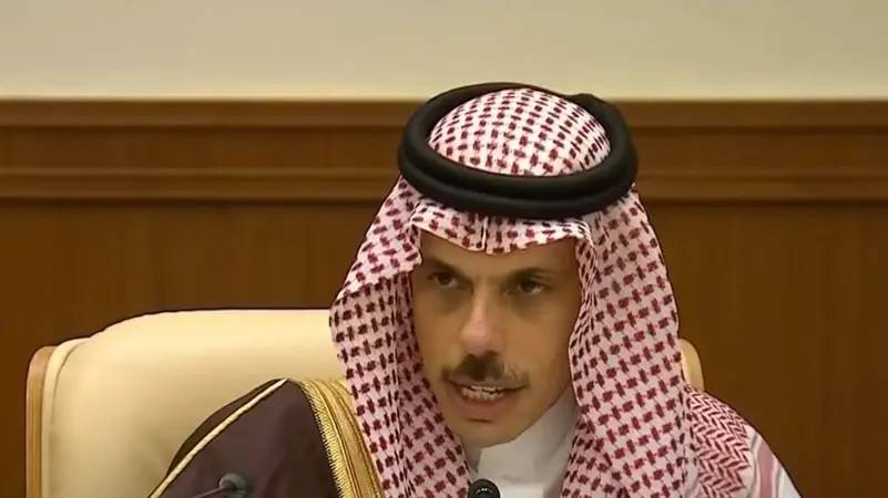 وزير الخارجية السعودي في ختام قمة الرياض: هدفنا وقف الحرب ولن نتغاضى عن جرائم "إسرائيل"
