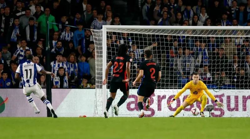 "هدية لريال مدريد"... إسقاط برشلونة لا يكفي مدرب سوسييداد