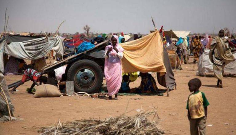 حمدوك: السودان قد ينزلق الى حرب أهليّة
وزير الخارجيّة: ندعو لحوار شامل لإنهاء الحرب
