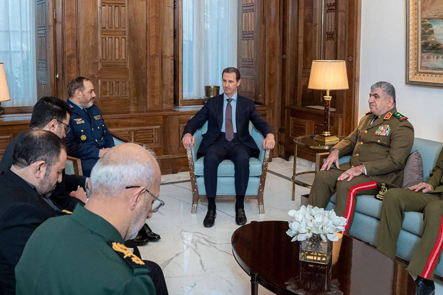 الأسد بحث مع وزير الدفاع الإيراني
قضايا تتعلّق بالدفاع والأمن في المنطقة