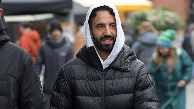 جاسوس في مانشستر... روبن أموريم يتجوّل مع "مورينيو الجديد"