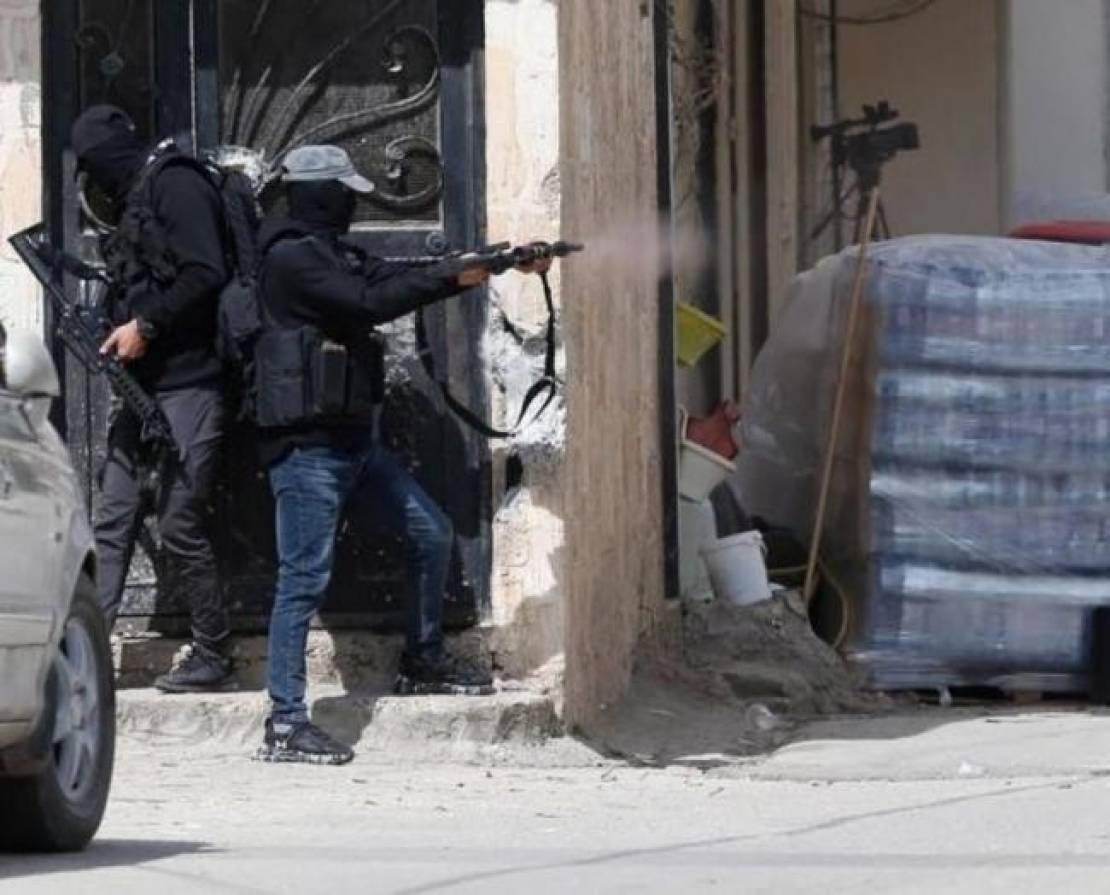 مقاومون يشتبكون مع قوات الاحتلال في جنين