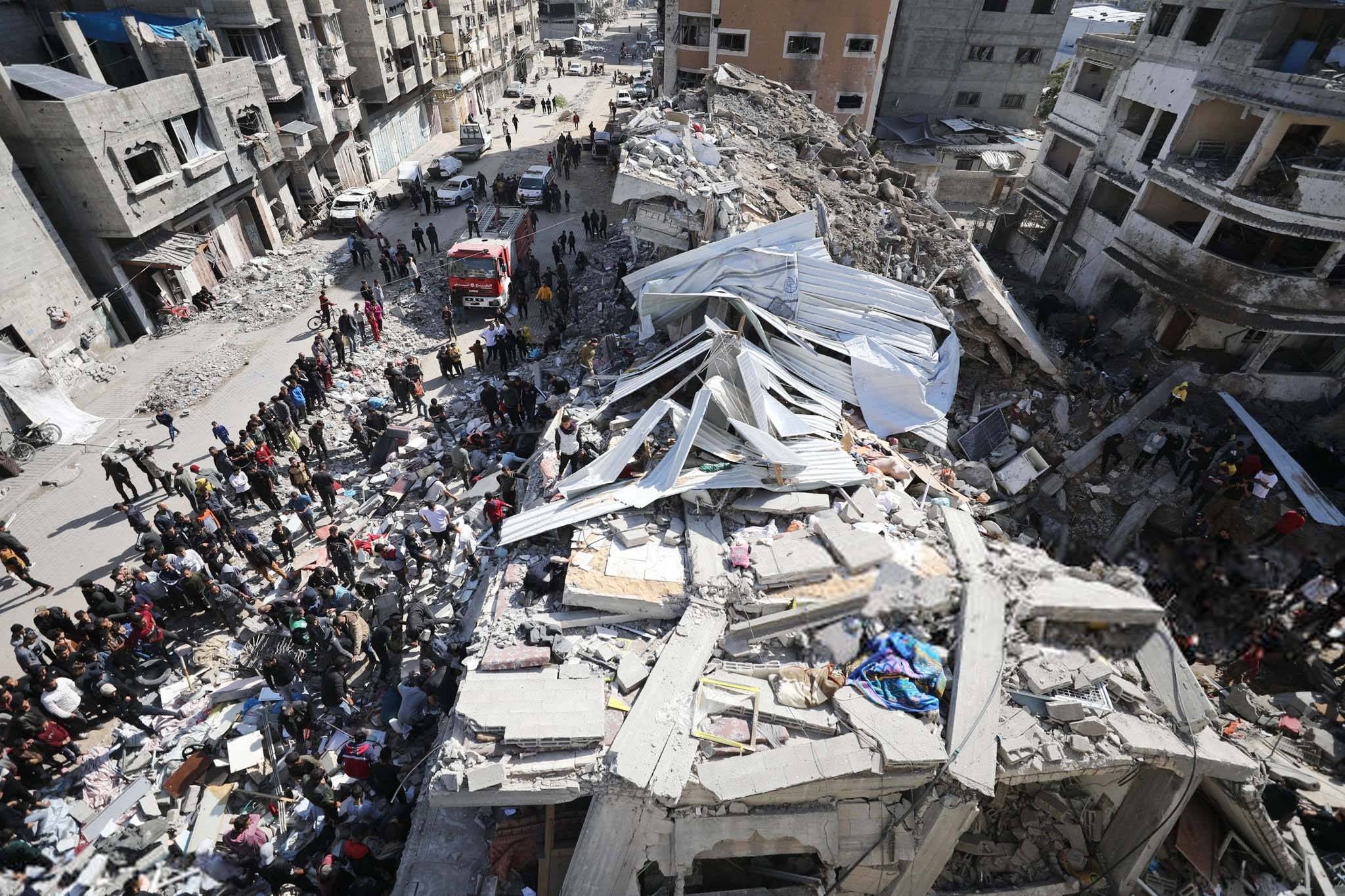دعوة أوروبيّة لتكثيف المساعدات لغزة... وخلافات بشأن قطع الحوار مع «إسرائيل»
نتنياهو: رفضنا تهديد واشنطن ودخلنا رفح... حماس تنفي خروج قياداتها من قطر الى تركيا