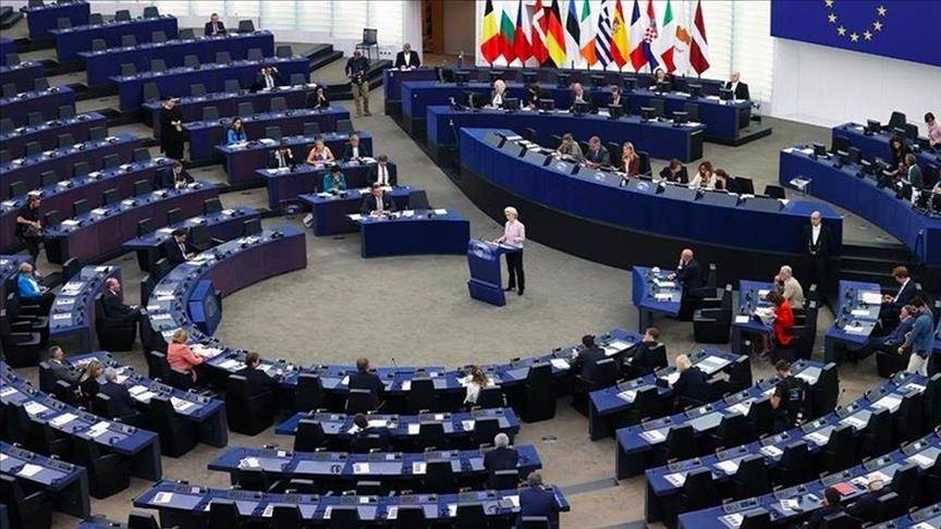 بعد أخذ ورد وتعطيل... البرلمان الأوروبي يوافق على تعيين فريق فون دير لاين في المفوضية