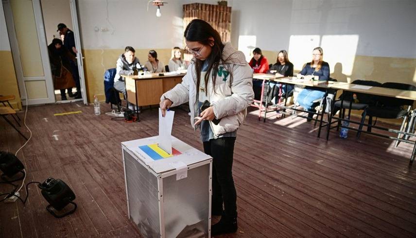 مرشح روسيا يتصدر الجولة الأولى من الانتخابات الرومانية