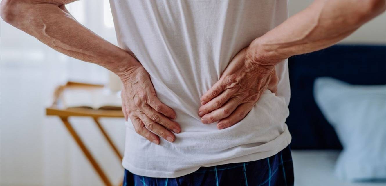 ما العلاقة بين الضائقة المالية وآلام الظهر؟