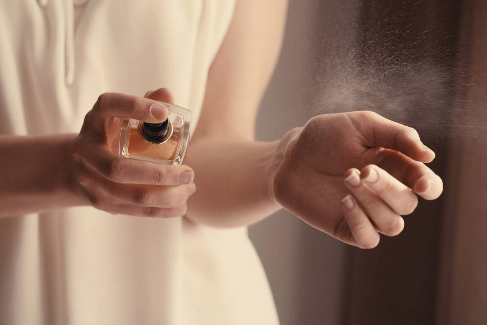 أنت عصبيةّ إليك عطرك