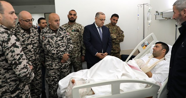 البيسري تفقد الجرحى العسكريين