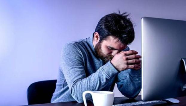 علامات مخفيّة للإجهاد المزمن... إكتشفها واحمِ صحّتكَ!