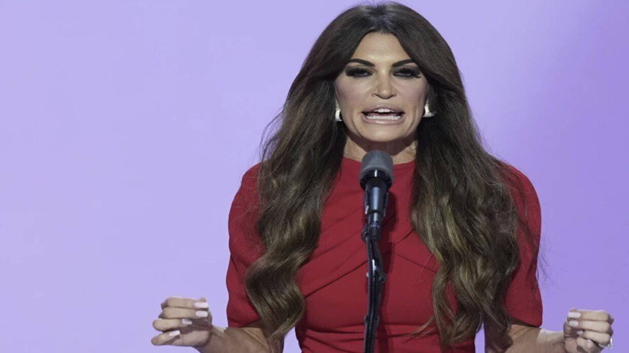 ترامب يعين خطيبة ابنه السابقة سفيرة في اليونان